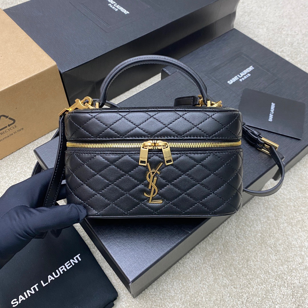 mini quilted box bag 843239106